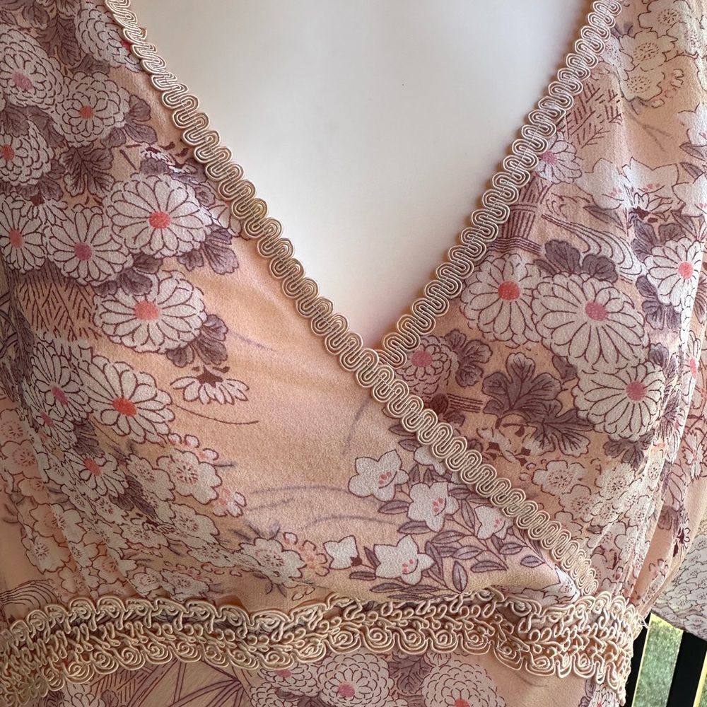 Ethereal Silk Flowy Boho Lace-Trimmed Romantic Floral Pale Peach V-Neck Top ~ XL - Picture 11 of 15